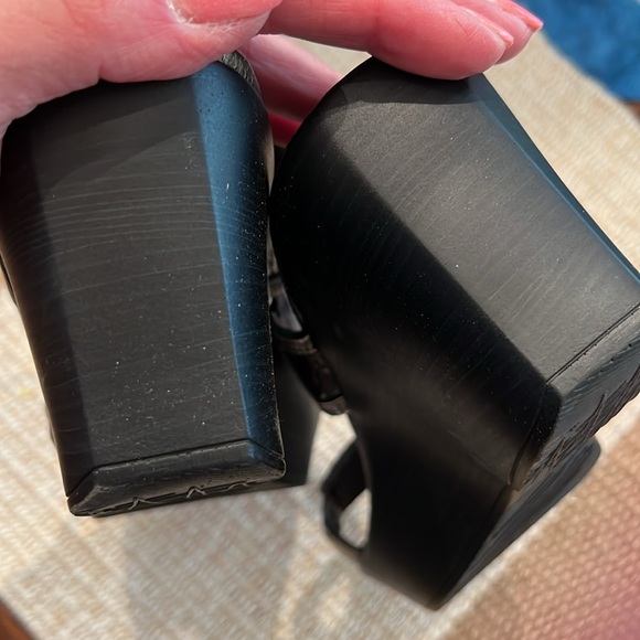 NAOT 2 1/2” wedge - Picture 4 of 4